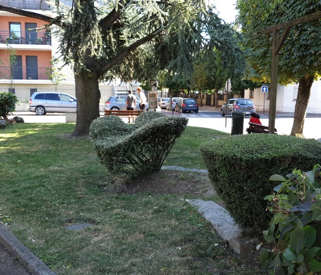 Square Roger Lauraud 1